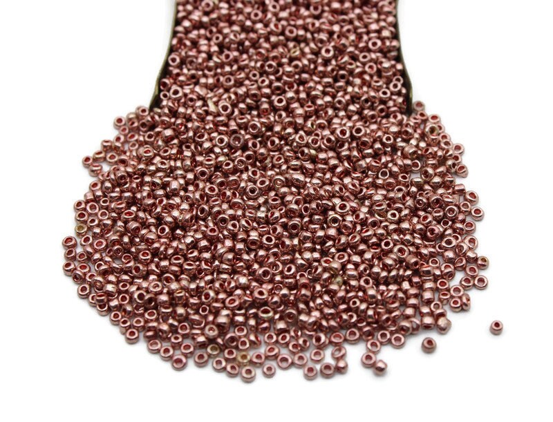 rose gold seed beads 11/0 Seed Beads, Rose Gold Metallic, 20/50/100 Grams Packs, Embroidery –  CHIRAGBEADS