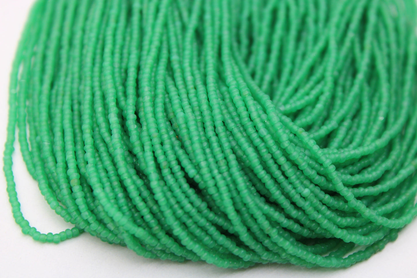 13/0 Charlotte True Cut Beads, Waxy Green (2 Perfect Facets) 1 Hank, Embroidery Material, Jewelry Supply, Vintage Premium True Cuts, 52240