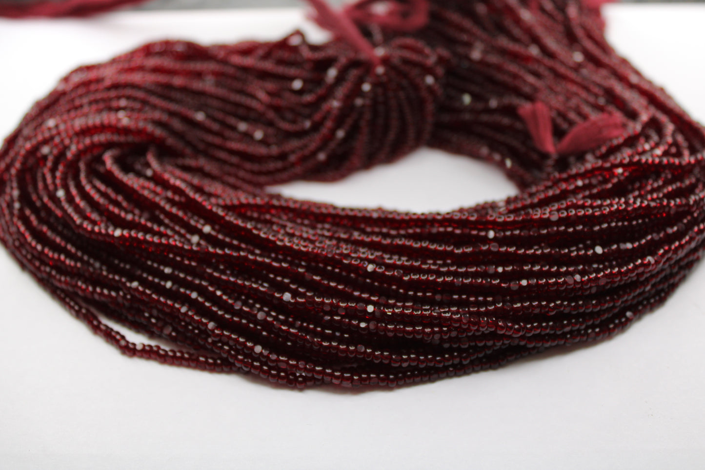 8/0 Charlotte True Cut Beads, Tr. Garnet (2 Facets) 1 Strand, Craft Supplies, Jewelry making, Embroidery materials, Vintage beads, 90120