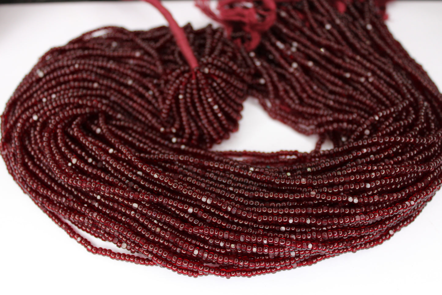 8/0 Charlotte True Cut Beads, Tr. Garnet (2 Facets) 1 Strand, Craft Supplies, Jewelry making, Embroidery materials, Vintage beads, 90120
