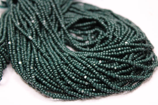 8/0 Charlotte True Cut Beads, Hunter Green Opaque (2 Facets) 1 Strand, Craft Supplies, Jewelry making, Embroidery materials, Vintage beads, 53270