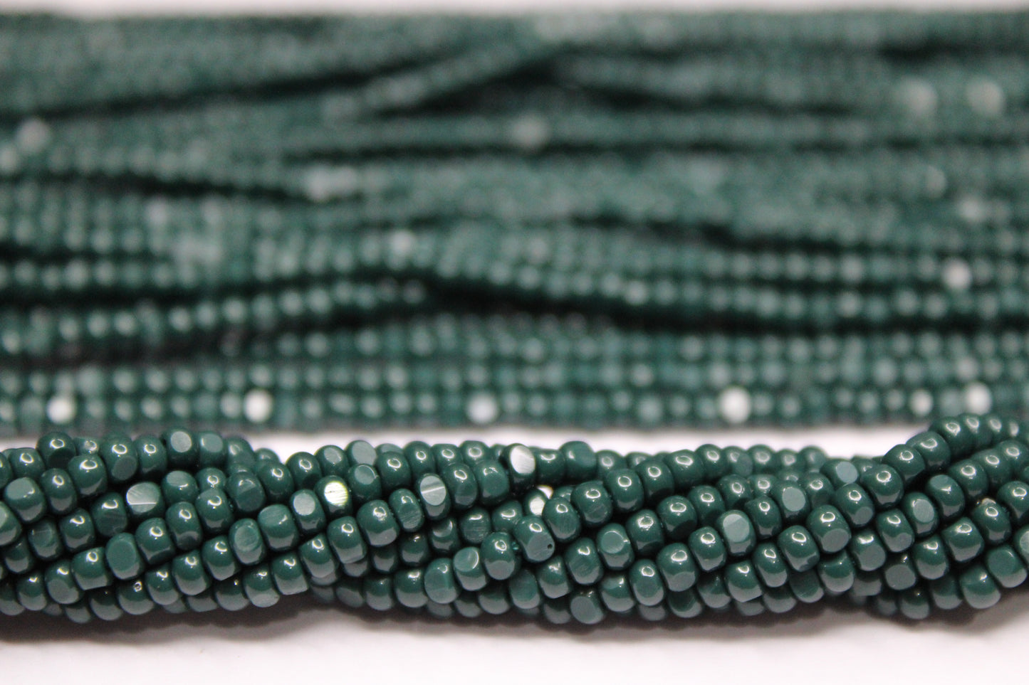 8/0 Charlotte True Cut Beads, Hunter Green Opaque (2 Facets) 1 Strand, Craft Supplies, Jewelry making, Embroidery materials, Vintage beads, 53270