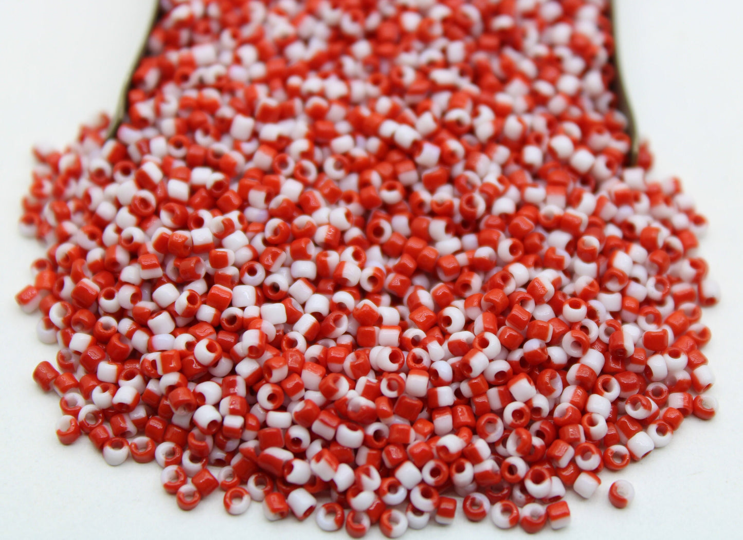 11/0 Red-White Striped Seed Beads, 20/50/100 Grams Packs, Embroidery Beads, Jewelry Beads, Craft Supply, Rondelle Beads, Indian Seed Beads, 514/22.