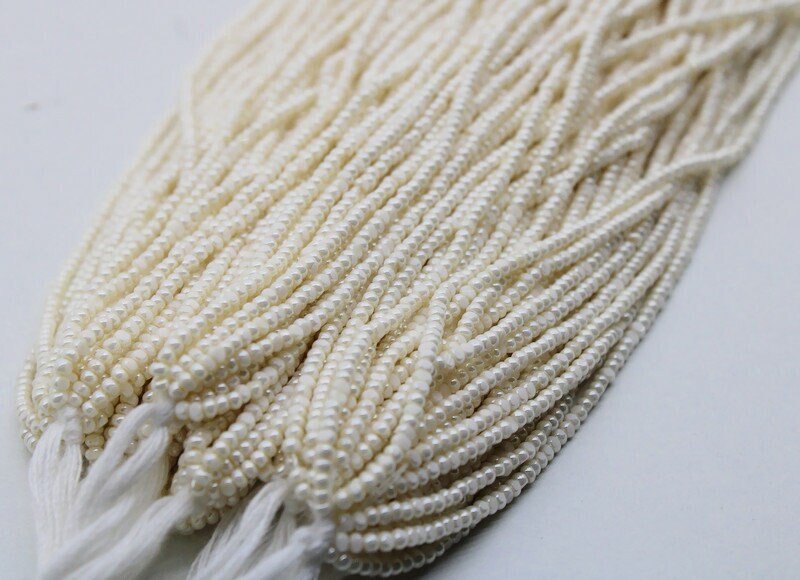 11/0 Charlotte true Cut Beads, Pearl Eggshell (2 Perfect Facets) 1/3/5 Hanks, Jewelry Supply, Embroidery Material, Vintage Beads,Premium True Cut, 46112